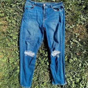 American Eagle AE High Waister Mom Jeans in Comfort Stretch Women’s Size 16 LONG